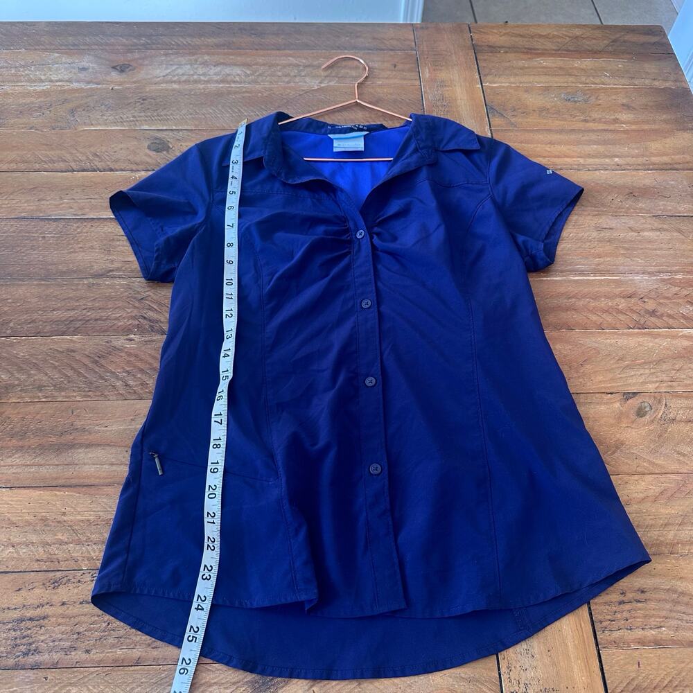 Columbia button up Omni shade sun protection top size medium - Picture 6 of 6